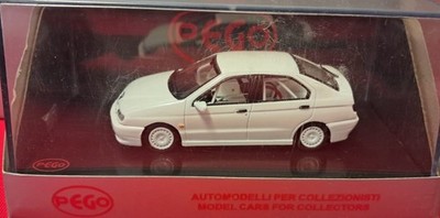 Pego Alfa Romeo 146 C.I.V.T. Press White 1997 1:43 Street Modellauto PG1056