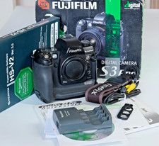 Fujifilm FinePix S3 Pro DSLR Camera Body 12.3MP Super CCD with accessories