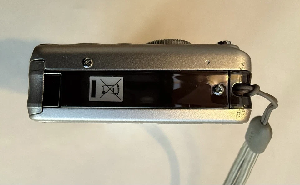 Sony Cyber-shot DSC-W130 Super Steady Shot Camera - Image 4 of 4