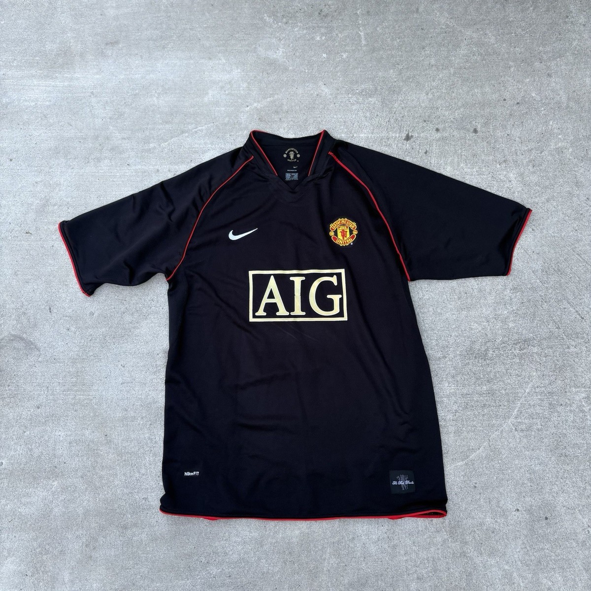 Manchester United 2000's Jersey Nike Embroidered Logo Size XL