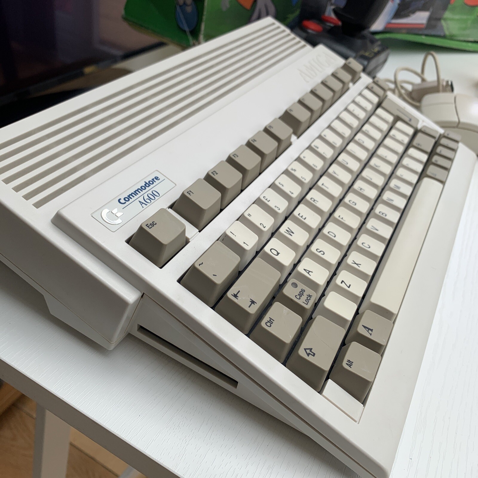 Commodore Amiga 600 - Fully Boxed Original Condition - Factory sealed! CLEAN A+ - Picture 6 of 23