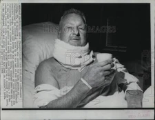 1968 Press Photo Amos Watson recovering from bout with Fleishhacker Zoo lion