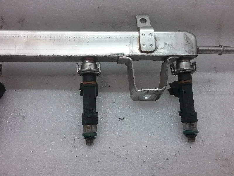 Ford Fusion 2008 6E5G-BD 4 inyectores de combustible con línea 2,3 L uHO87 Foto 3 de 4