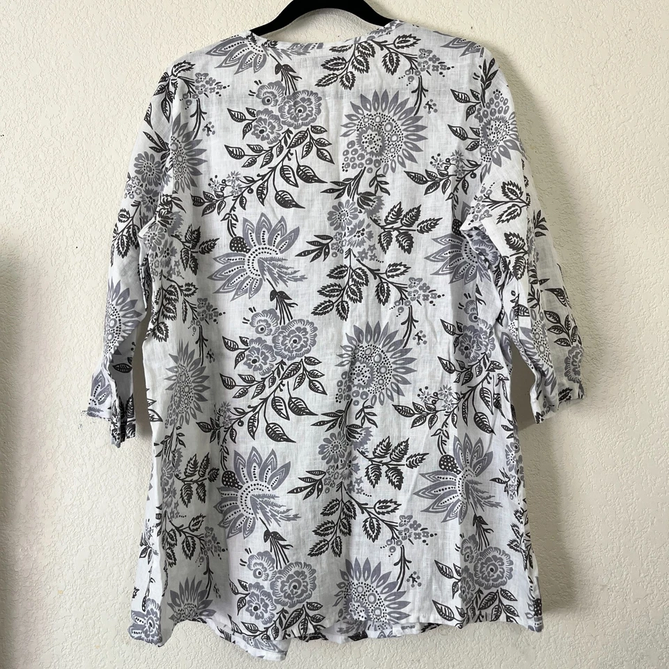 FLAX Top Women's Linen Tucked Tunic Blouse Medium White Gray Floral 3/4 Sleeve - Image 2 of 4