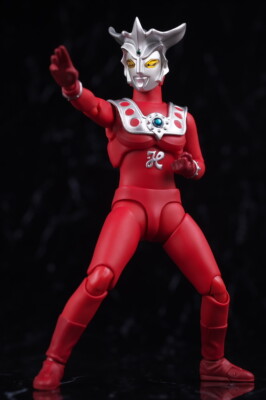 Ultraman Leo Bandai S.H.Figuarts Painted Action Figure