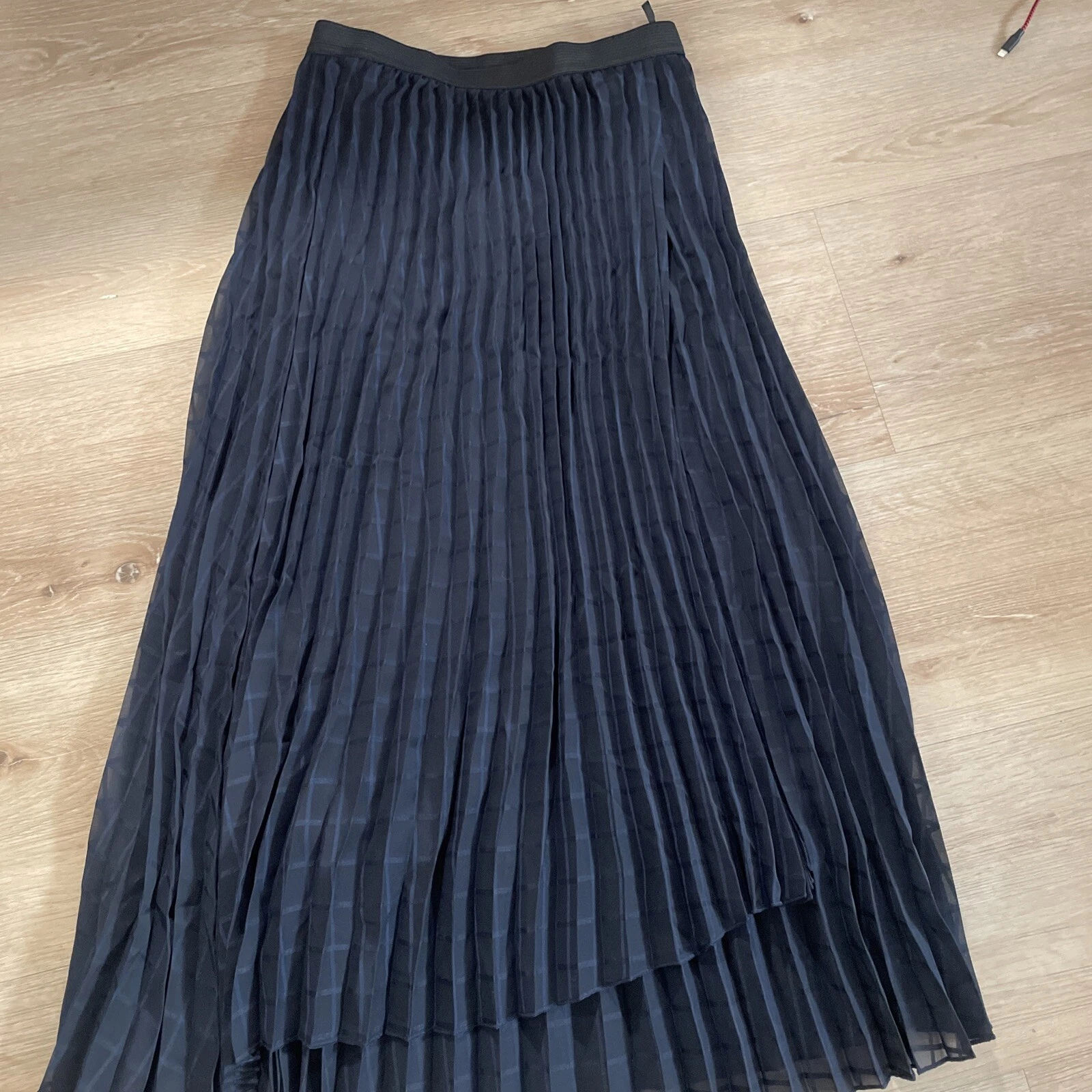 summer skirt
Opens in a new window or tab