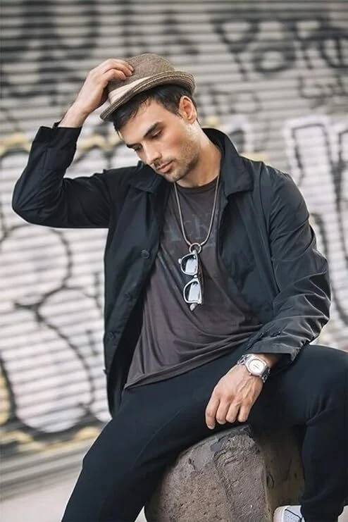 Soporte para collar de gafas LA LOOP The Rae 26" cordón elástico con bisagra giratoria de plástico Foto 3 de 4