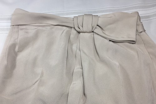 Falda Y AND KEI Agua La Tierra Talla 42 Rodilla Recta Longitud Caja Plisada Mezcla de Seda - Imagen 2 de 8