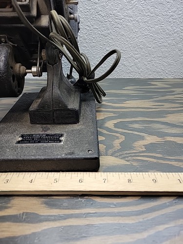 Antique 1930 Keystone D-62 Movie Film Projector 16mm Powers On - Picture 13 of 15