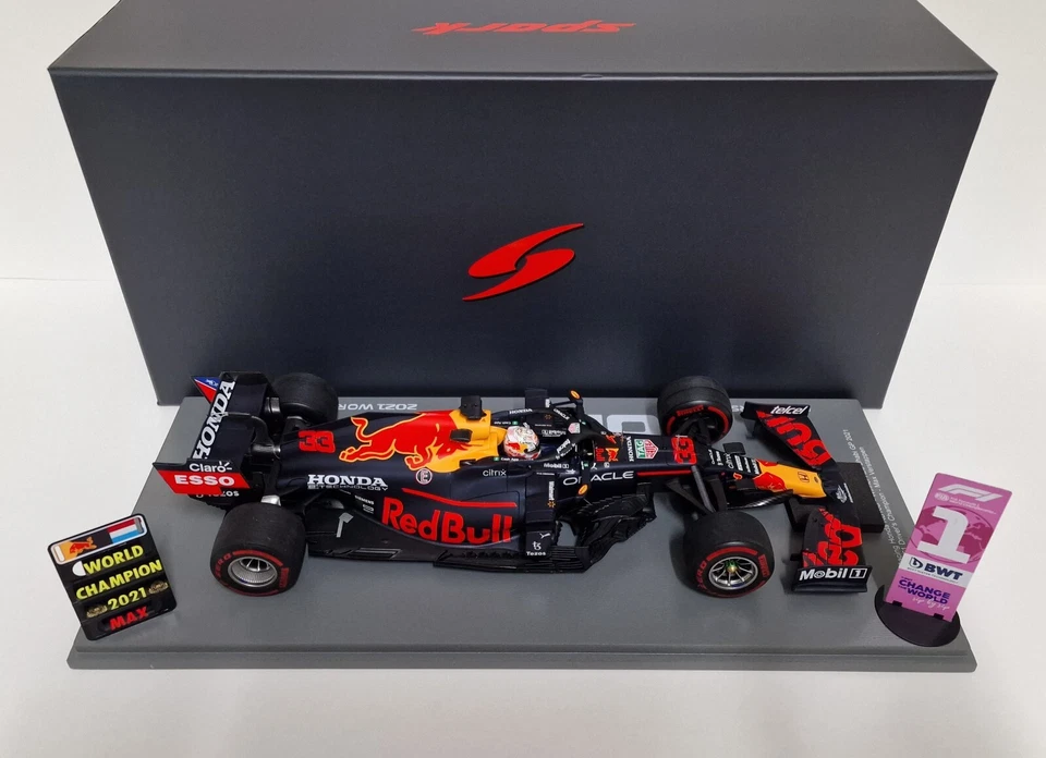 SPARK 1:18 MODELLINO AUTO F1 RED BULL HONDA RB16B MAX VERSTAPPEN ABU DHABI 2021 - Immagine 4 di 4