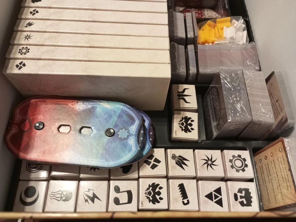 Gloomhaven (2th pr) NEW without shrink - Image 3 of 4