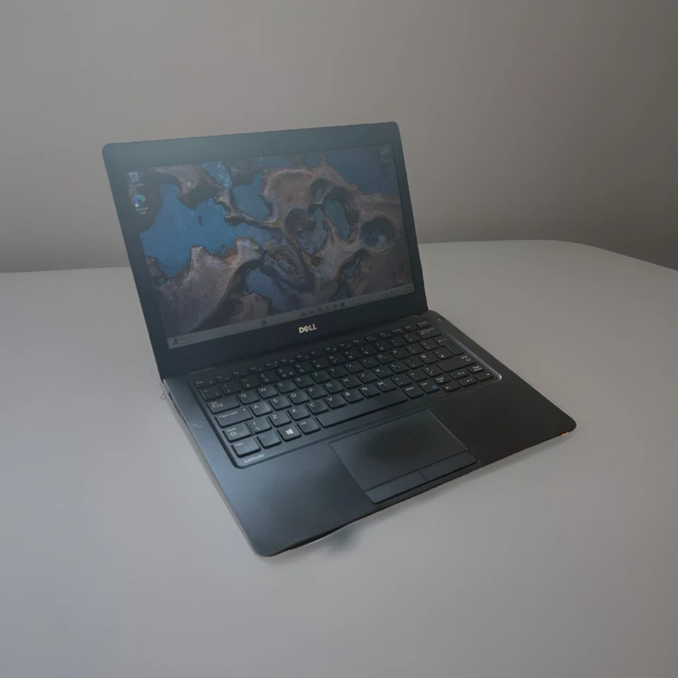 Dell Latitude 5280 · i5-7300U · 4GB · 128GB, photo 1 of 5