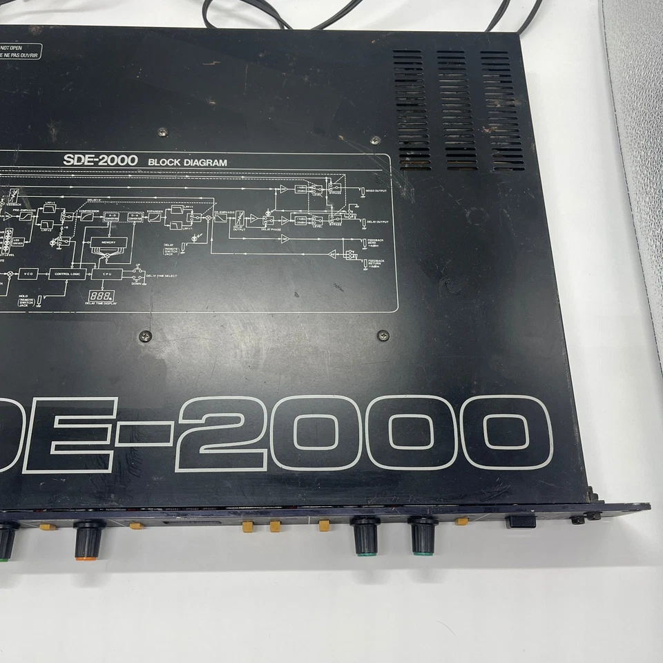 Roland SDE-2000 Digital Delay Rackmount Unit - Tested - Made in Japan Pre-Owned - Image 3 of 4
