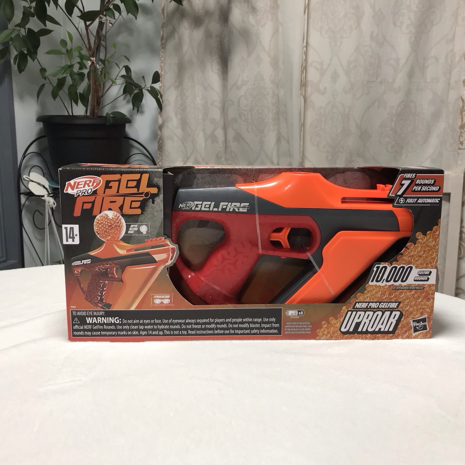 NERF Gun Pro Gelfire Uproar Full Auto Blaster  10,000 Gelfir