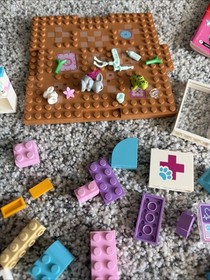 LEGO FRIENDS: Vet Clinic (41085) not complete, selling as is 