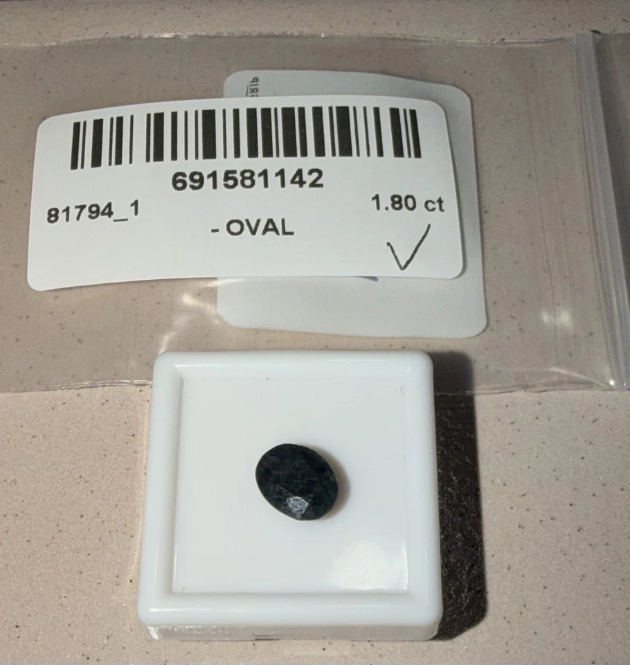 Alejandrita natural - 1,80 quilates ovalada ¡GUAU! Color verde oscuro gema natural 💎 Foto 3 de 3