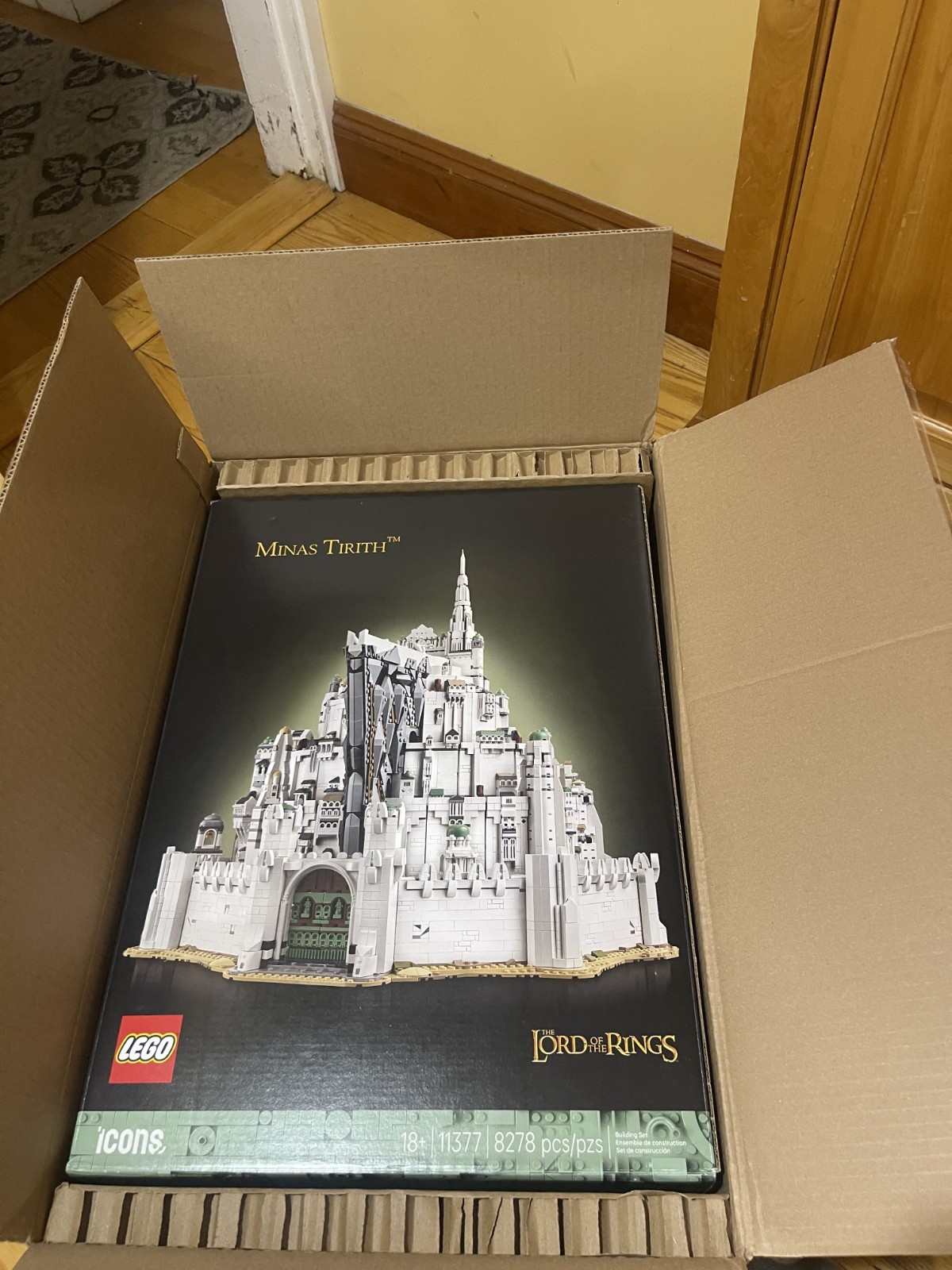 LEGO LOTR:  Minas Tirith 11377 - NO SOLDIERS - Original Box