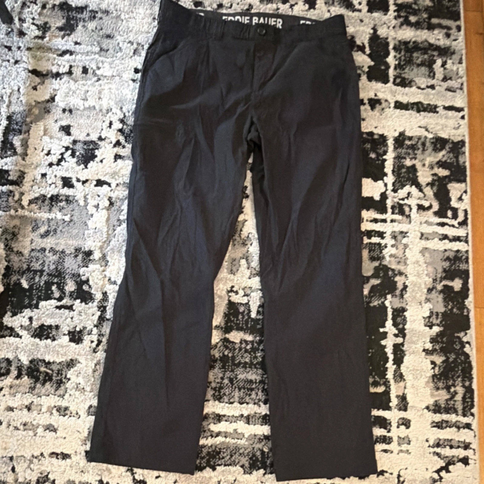 Eddie Bauer Rainier Men's Black Stretch Cargo Pants 36 Regular Straight Leg