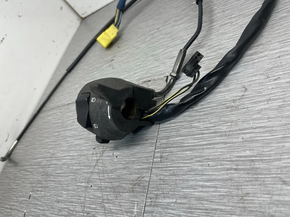 2006 04-09 Suzuki GS500F GS500 OEM Left Handlebar Switch Control Assy - Image 3 of 4