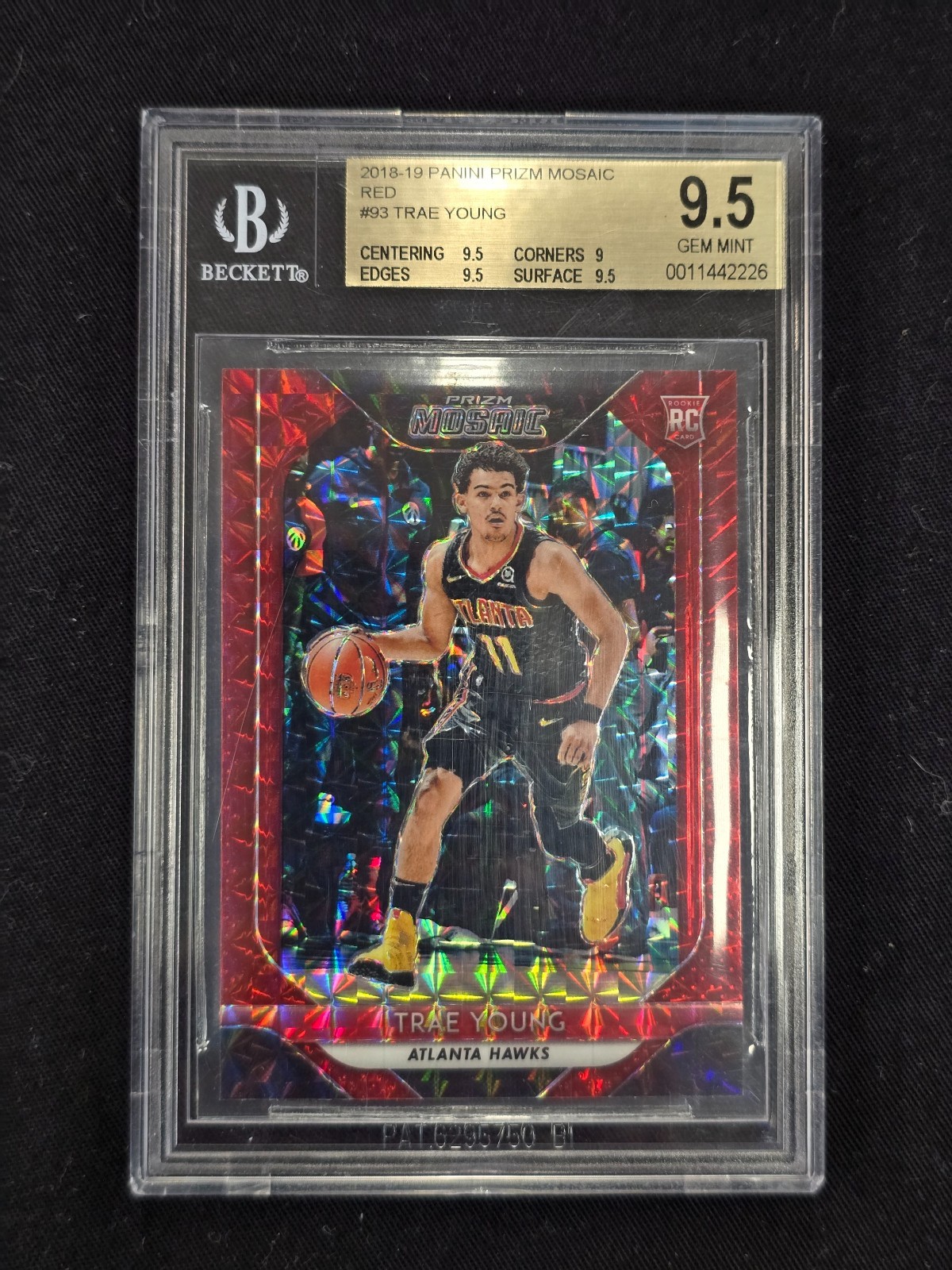 2018-19 panini prizm mosaic red #93 Trae Young Beckett 9.5