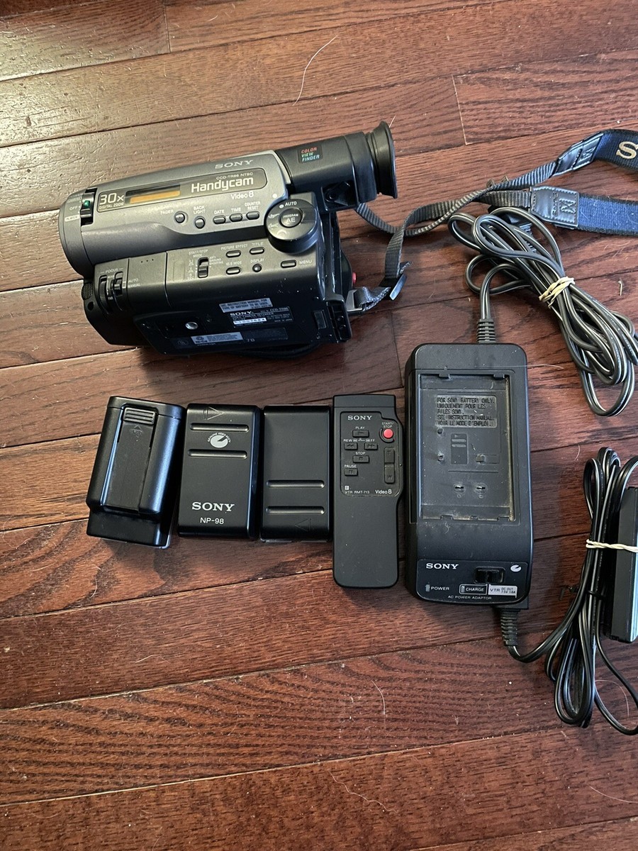 Sony CCD-TR86 8mm Video8 Camcorder Recorder W. Remote Non Working