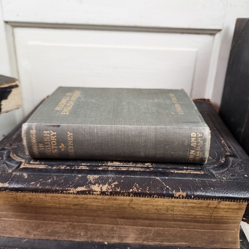 Antique Book 1908 Olive Green Tattered Cottagecore 1st Readings English History - Picture 15 of 18