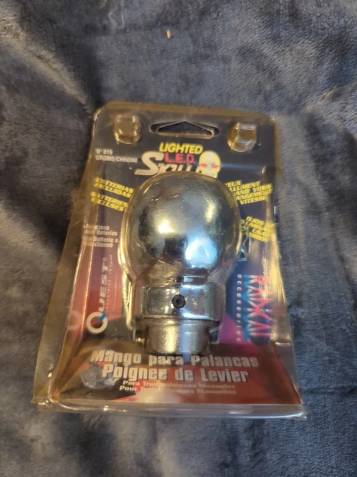 Quest No. Perilla de cambio con cabeza de calavera LED iluminada cromada 819  Foto 3 de 4