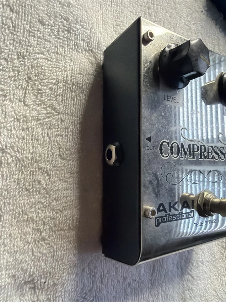 Pedal compresor Akai Foto 3 de 4