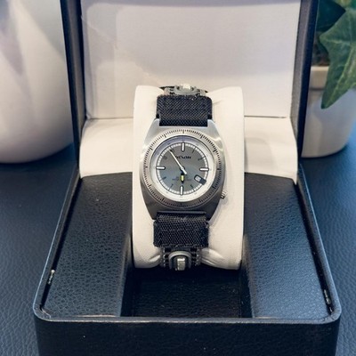 Nixon Small Clutch Vintage Watch 33mm Stainless 100M Quartz Genuine Rare Japan