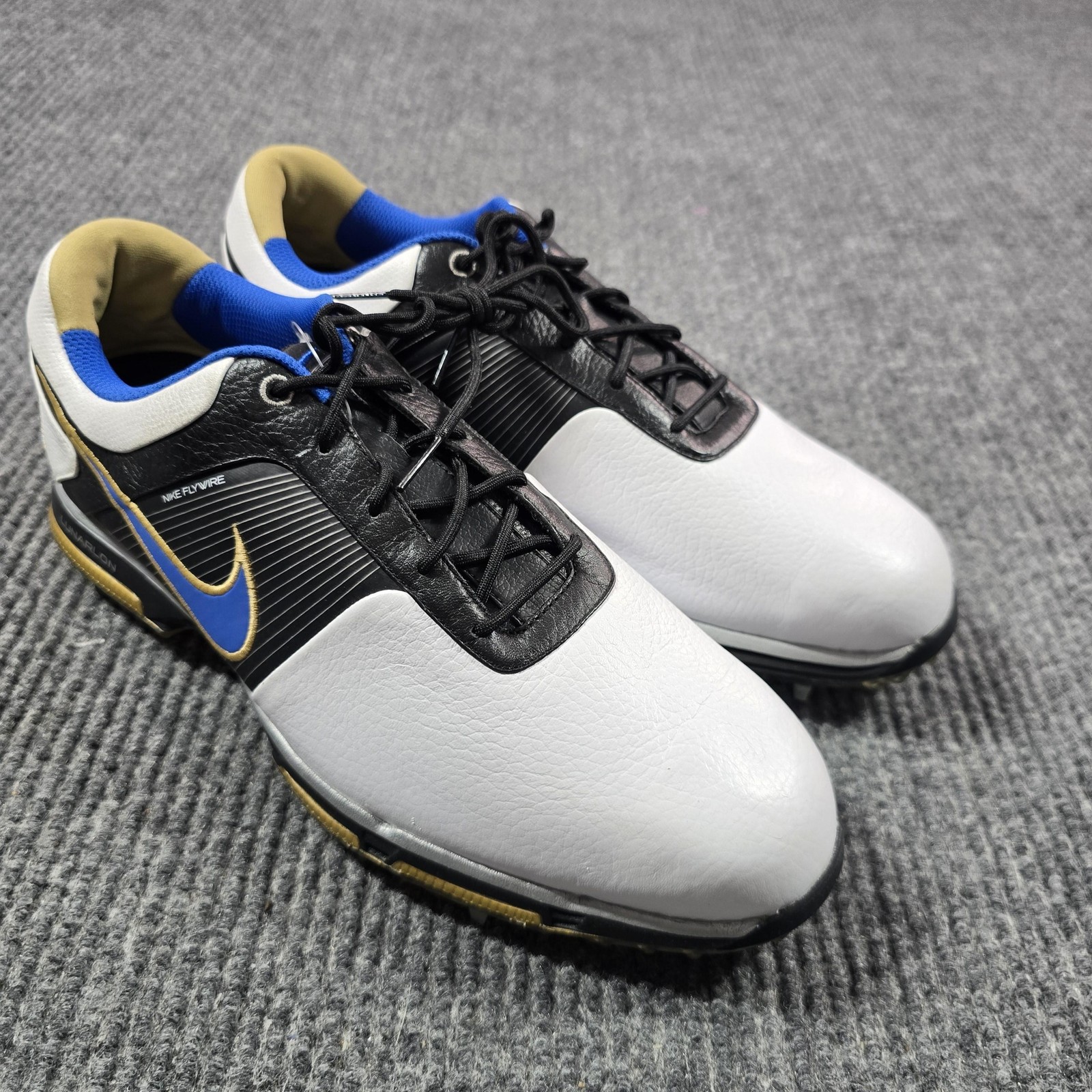 Mens Size 10.5 White Black Blue Spikes 477092-103