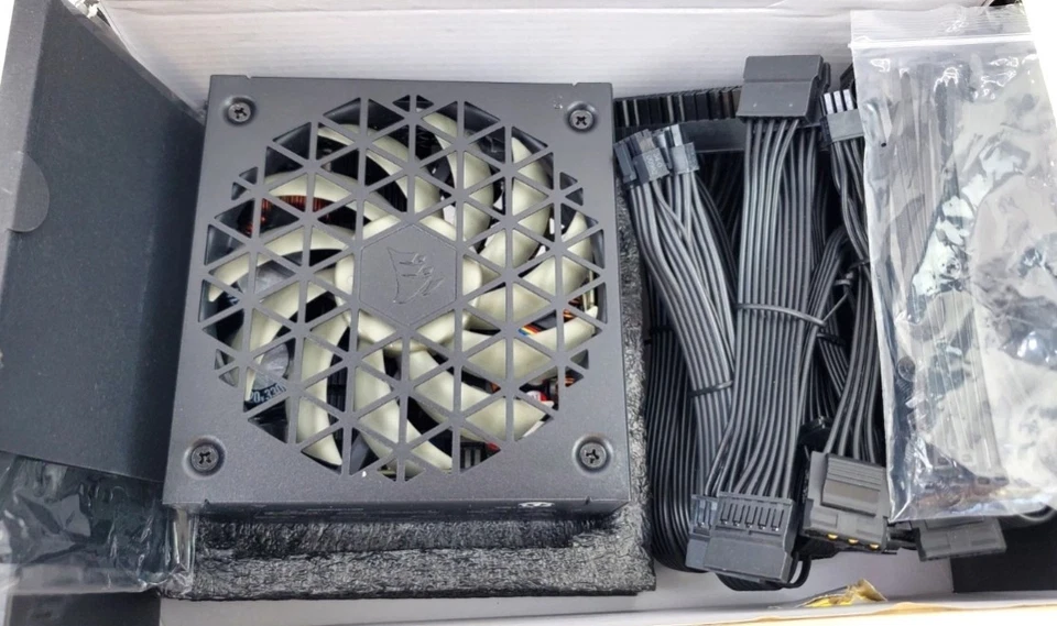 Corsair SF-L Series SF1000L Fully Modular Low-Noise SFX Power Supply - Image 2 of 2