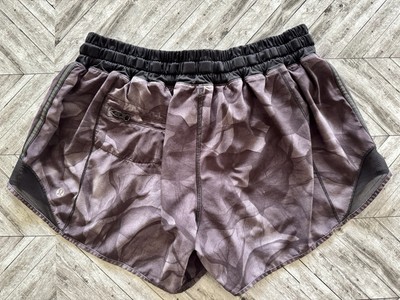 Lululemon Shorts Womens 8 Gray Black Athleisure Yoga Sports Workout Speed Up