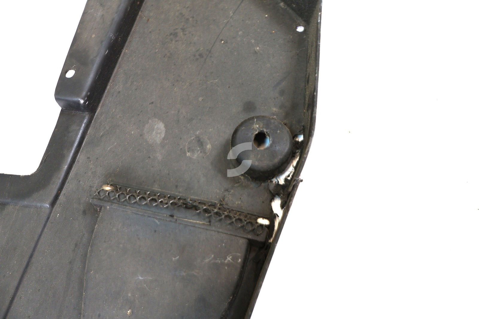 FEU-64841200-A1 CENTRAL UNDER-FLOOR  Ferrari - Used Parts USED