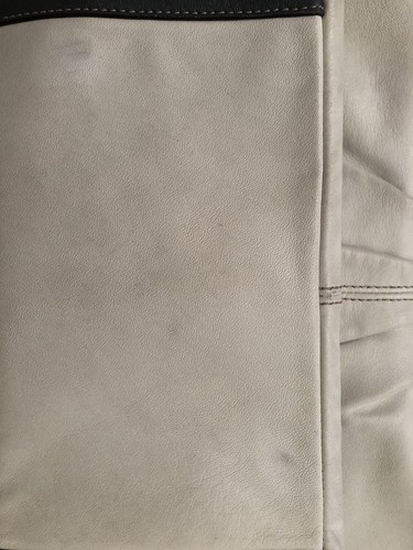 Borsa a tracolla Coach F14673 in pelle bianca plissettata - bordo grigio - buone condizioni - Foto 3 di 7