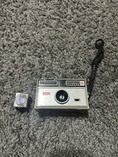 Vintage Kodak Instamatic 104 Camera w/ Flash Cube Wrist Strap 126 Film