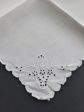 Vintage Ladies Hankie Embroidered White Floral