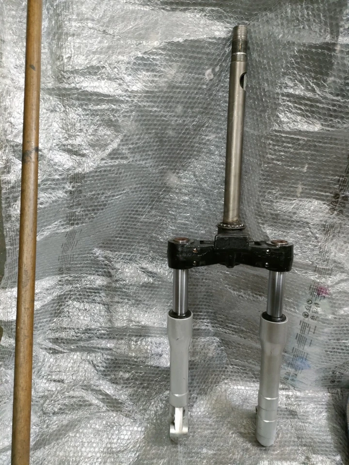 FORCELLA ANTERIORE COMPLETA ORIGINALE PIAGGIO BEVERLY 350 SPORT TOURING ABS 2015 - Immagine 2 di 4