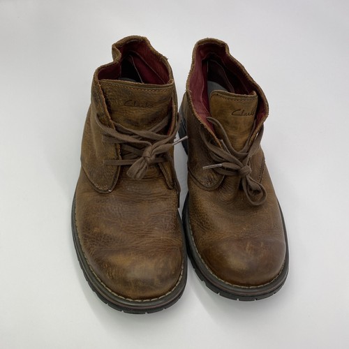 CLARKS ROAR CHUKKA BROWN DARK PEBBLED 