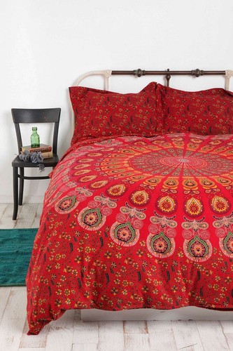 red bedspread queen