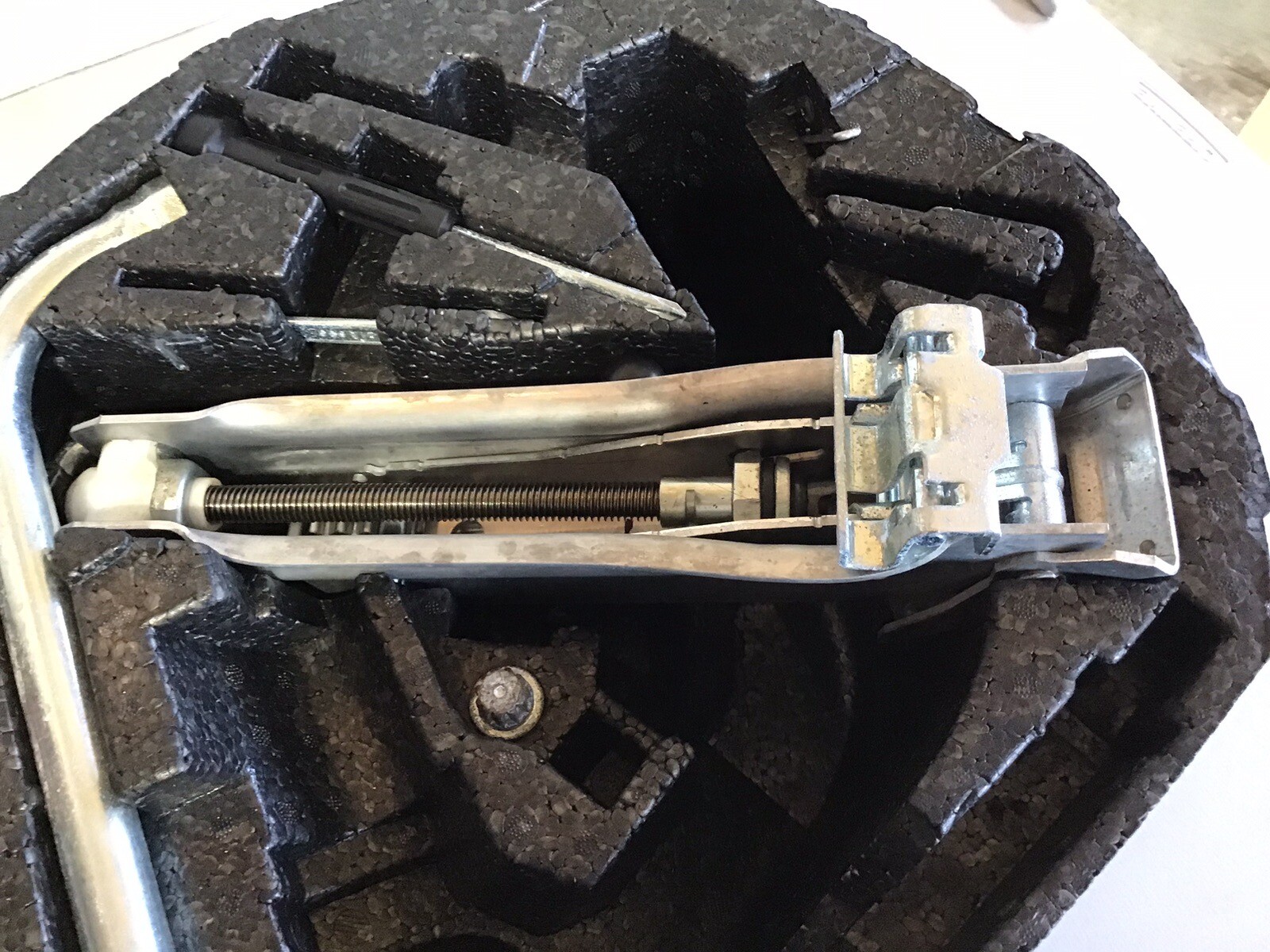 2000 VW Jetta Spare Tire Jack Tools In Foam Holder Fits 20112018 eBay