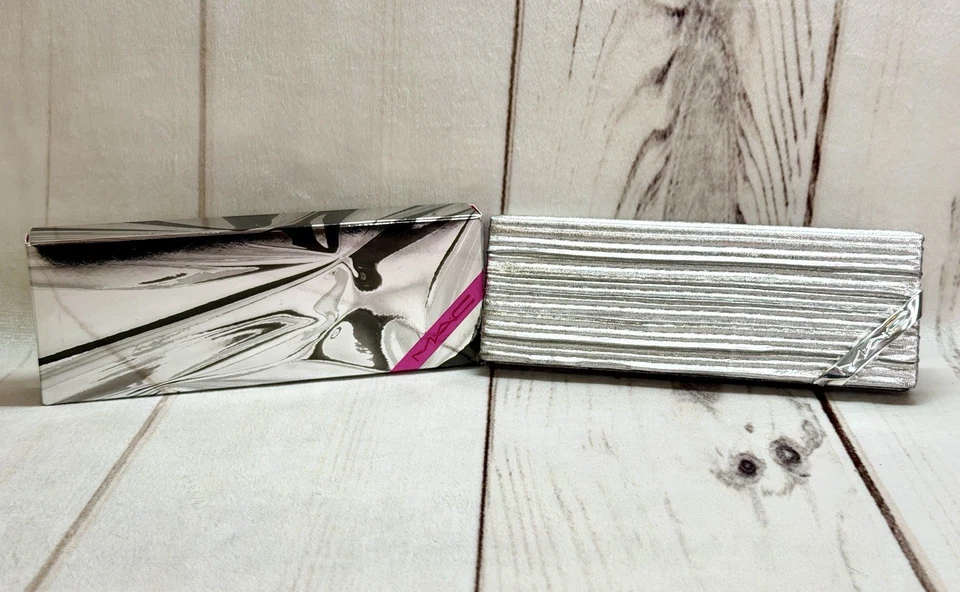 NIB MAC Holiday 2018 Shiny Pretty Things Face Compact Palette - Fair ~ Authentic - Image 4 of 4