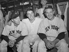 Joe Dimaggio With Yankees Teammates 1948 Old Baseball Photo
