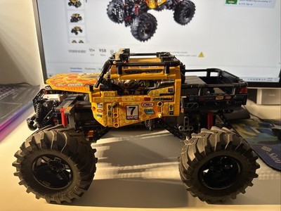 LEGO Technic Powered Up 4x4 X-treme Off-Roader Set 42099