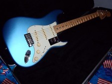AWESOME FENDER U.S.A. 75 ANNIVERSARY PERFORMER STRATOCASTER , FROST BLUE, MAPLE