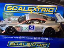 SCALEXTRIC ASTON MARTIN DBR-9 19° SILVERSTONE 2009 C3063 1:32 NEU DIGITAL TUNING