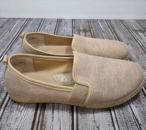 B.O.C. Canvas Slip On Low Top Women's Size 9 Beige Loafer Shoes - Picture 2 of 9