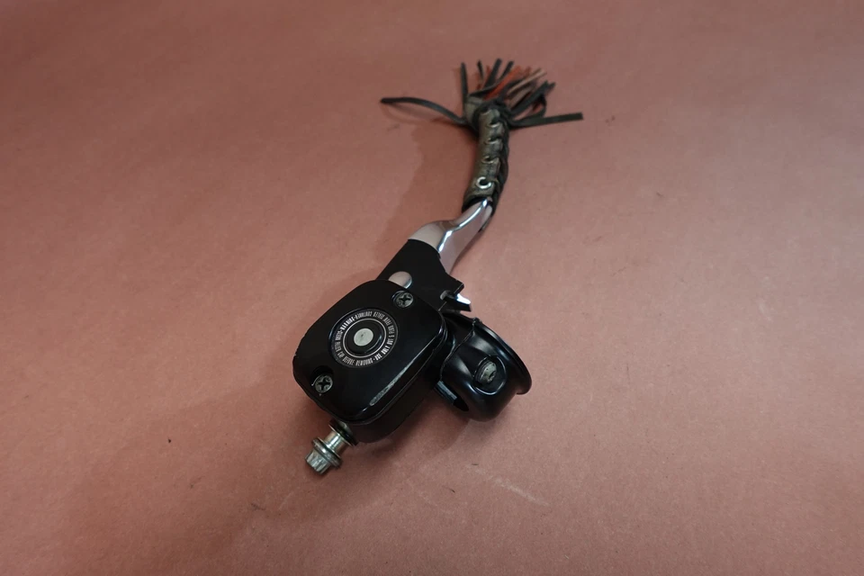 Главный цилиндр правого переднего тормоза 00–06 Harley Davidson Heritage Softail FLSTCI - Изображение 2 из 4