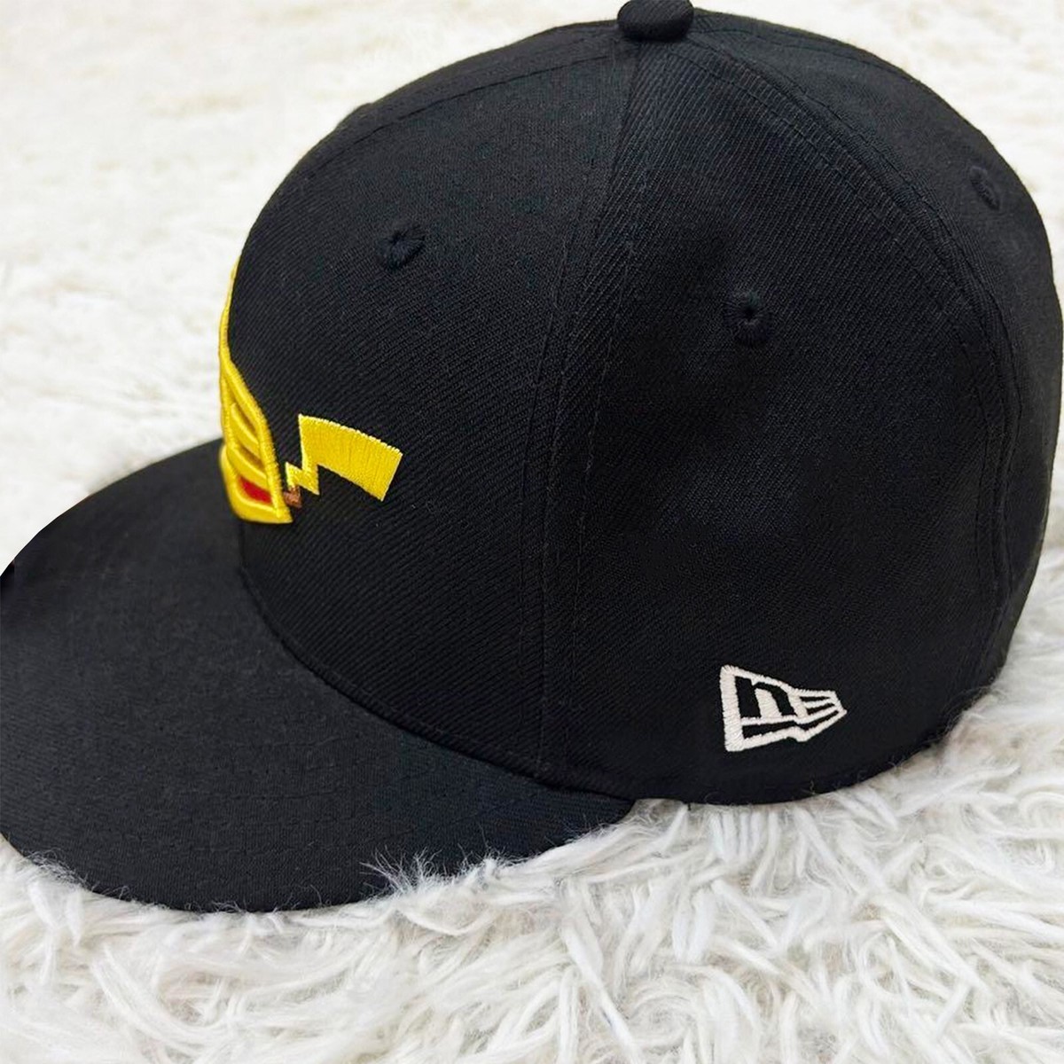 NEW ERA Pokémon 59FIFTY PIKACHU 7 3/8 Embroidery Cap Black Yellow