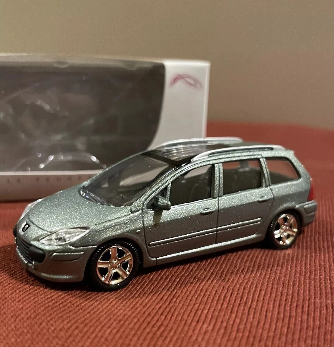 Norev B 1/43 - Peugeot 307 CC Verte