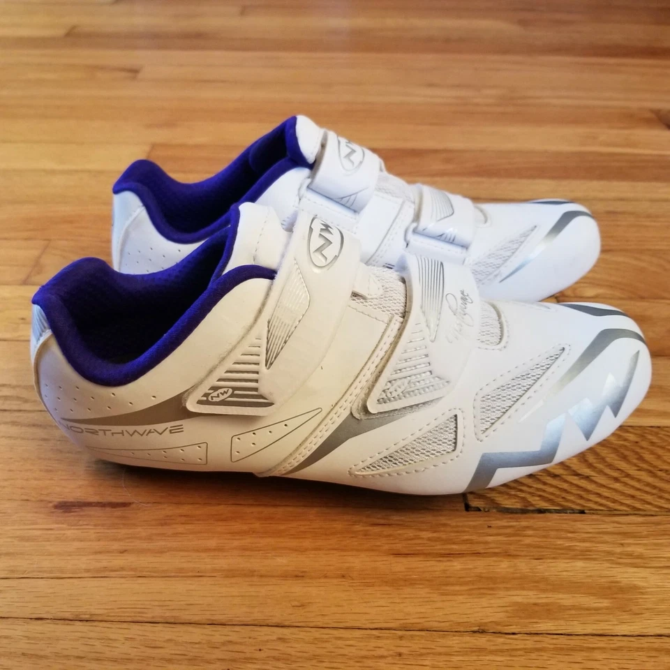 Zapatos de ciclismo de carretera Northwave Eclipse para mujer blancos/plateados EE. UU. 8,6 / UE 41 Foto 3 de 4